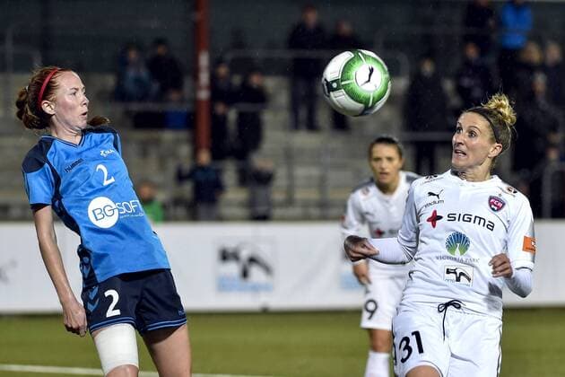 171011 Olimpia Clujs Emily Victoria Richardson och Rosengards Anja Mittag under fotbollsmatchen i Champions League mellan Rosengard och Olimpia Cluj den 11 oktober 2017 i Malmö.  Copyright: ChristianxÖrnberg BB171011CO007