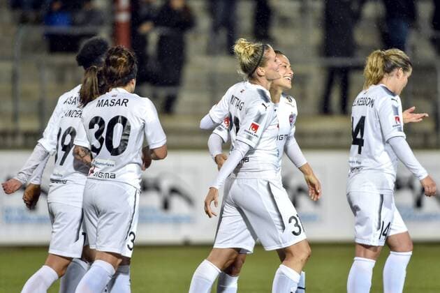 171011 Rosengards Anja Mittag jublar med lagkamrater efter 1-0 under fotbollsmatchen i Champions League mellan Rosengard och Olimpia Cluj den 11 oktober 2017 i Malmö.  Copyright: ChristianxÖrnberg BB171011CO012