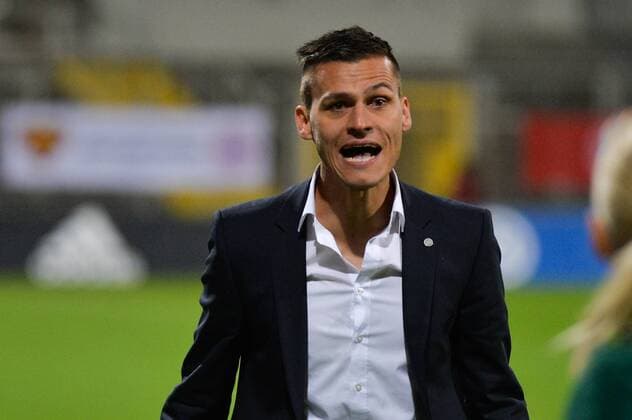 Thomas Wörle team manager FC Bavaria Munich suggests to above Decision on Trouble Zorn Munich Munich Germany Germany 11 10 2017 Football UEFA Women s Champions League FC Bavaria Munich FC Chelsea xklx