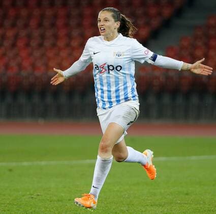 11 10 2017 Letzigrund Stadium Zurich Switzerland Season 2017 2018 UEFA Women Champions League 1 16 Final FC Zurich Fabienne Humm FC Zurich