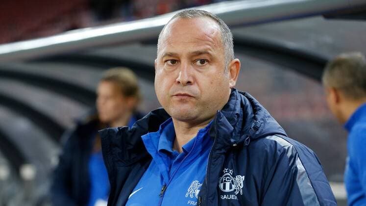 11 10 2017 Letzigrund Stadium Zurich Switzerland Season 2017 2018 UEFA Women Champions League 1 16 Final FC Zurich team manager Luca Fiorina FC Zurich