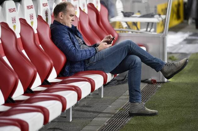 before the Game Manager manager Sports Jörg Schmadtke 1 FC Cologne contemplative on Substitutes u0026 39; bench VfB Stuttgart vs 1 FC Cologne Cologne 13 10 2017 VfB Stuttgart vs 1 FC Cologne Cologne