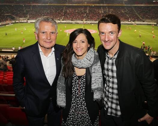 VfB Stuttgart 1 FC Cologne Germany Stuttgart 13 10 2017 Football Bundesliga Season 2017 2018 8 Matchday VfB Stuttgart 1 FC Cologne v l Wolfgang Dietrich President VfB Stuttgart Christian Gentner VfB Stuttgart with Woman Verena