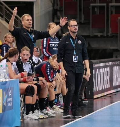14 10 2017 Germany Ludwigsburg Germany Handball Champions League Women Season 2017 2018 SG BBM Bietigheim vs Metz Handball BBM team manager Martin Albertsen and The Team are disappointed