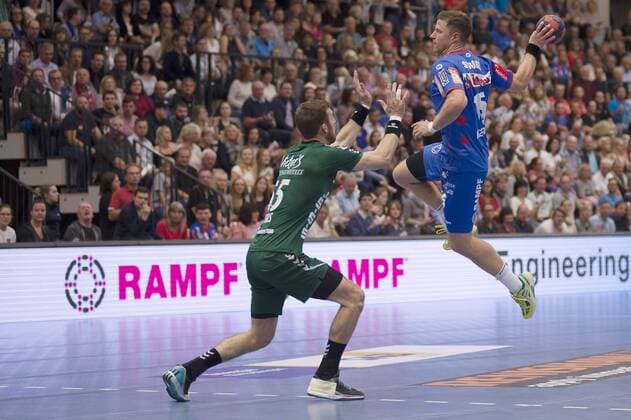 Strobel Martin 15 HBW Balingen Because Stetten Torschuß HBW Balingen Because Stetten vs HG Saarlouis Handball 2 Bundesliga Men 14 10 2017 Balingen Copyright: xEibner-Pressefoto NicolasxWoernx EP_NWN