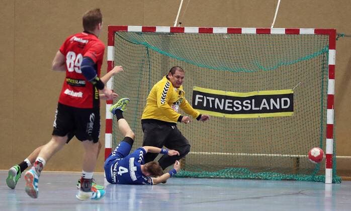 in this one Scene injured to Goalkeeper Ariel Tanks Brunswick and must changed will