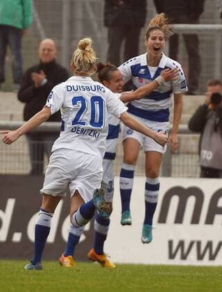 15 10 2017 xpsx Football 1 Bundesliga Women 1 FFC Frankfurt MSV Duisburg emspor v l Celebrate The Goal goal celebration to 0 1 for Duisburg Torschützin Pia Rijsdijk MSV Duisburg Frankfurt at Main
