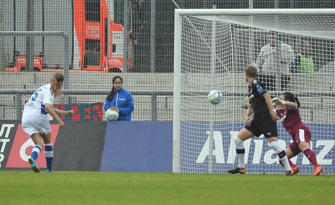 15 10 2017 xpsx Football 1 Bundesliga Women 1 FFC Frankfurt MSV Duisburg emspor v l goal to 0 1 for Duisburg Torschützin Pia Rijsdijk MSV Duisburg Sophie Schmidt 1 FFC Frankfurt Bryane 1 FFC Frankfurt Frankfurt at Main