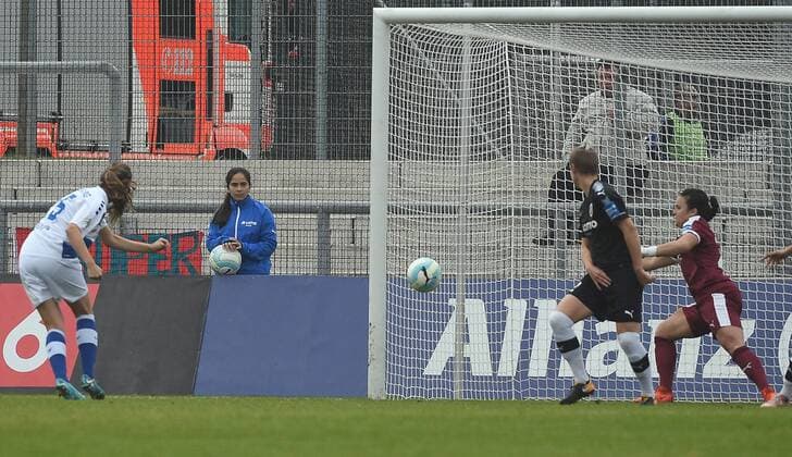 15 10 2017 xpsx Football 1 Bundesliga Women 1 FFC Frankfurt MSV Duisburg emspor v l goal to 0 1 for Duisburg Torschützin Pia Rijsdijk MSV Duisburg Sophie Schmidt 1 FFC Frankfurt Bryane 1 FFC Frankfurt Frankfurt at Main