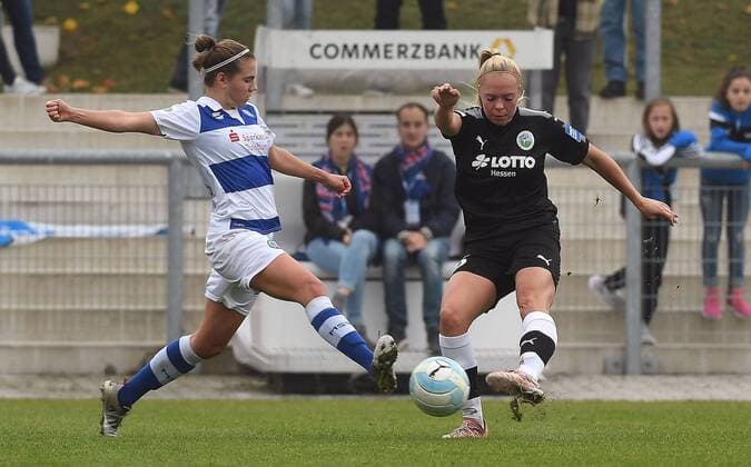 15 10 2017 xpsx Football 1 Bundesliga Women 1 FFC Frankfurt MSV Duisburg emspor v l Rieke Dieckmann MSV Duisburg Janina Hechler 1 FFC Frankfurt Frankfurt at Main