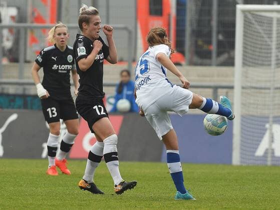 15 10 2017 xpsx Football 1 Bundesliga Women 1 FFC Frankfurt MSV Duisburg emspor v l Sophie Schmidt 1 FFC Frankfurt Pia Rijsdijk MSV Duisburg Frankfurt at Main