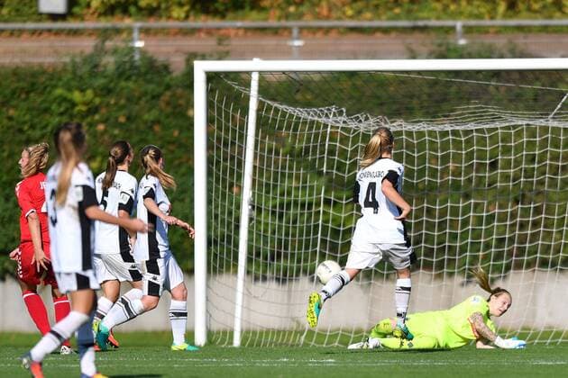 Marie UPS Jena 2 shoots to 1 2 a Football 2 Women Bundesliga Borussia Moenchengladbach UPS Jena 2 xmkx