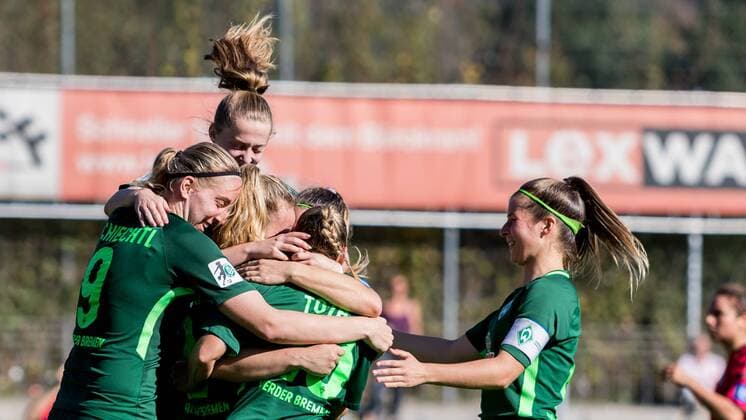 The Players the SV Werder Bremen the goal celebration Goal Celebration Celebrate The Goal Goal Celebration After the 1 1 Compensation Football Alliance Women Bundesliga SC Freiburg SV Werder Bremen xdgx