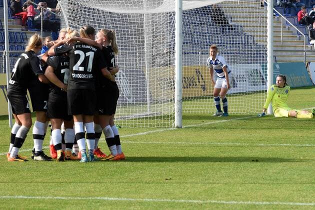 15 10 2017 Frankfurt at Main Stadium at Brentanobad Alliance Women Bundesliga Season 2017 2018 1 FFC Frankfurt MSV Duisburg Einwechslung goal goal celebration at the Torschützin Munk Lise 22 FFC Frankfurt Disappointment at Duisburg