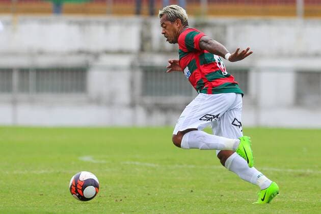 Bilder des Tages - SPORT Portuguesa x São Paulo SÃO PAULO, SP - 15.10.2017: PORTUGUESA X SÃO PAULO - Marcelinho Paraíba da Portuguesa during the match between Portuguesa and São Paulo, valid for the 6th round of the 2017 Paulista Cup, held at the Canindé Stadium in the north of São Paulo (SP). (Photo: Jales Valquer Fotoarena) x1406843x  JalesxValquer