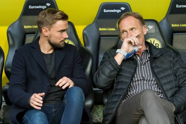 Dortmund Germany 14 10 2017 1 Bundesliga 8 Matchday BV Borussia Dortmund RB Leipzig Maximilian Philipp Borussia speaks with CEO Manager Hans Joachim Watzke Borussia DeFodi001
