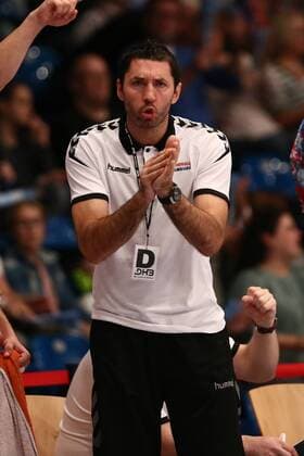 Handball 3. Liga Nord 2017 2018 - Handball Verein Hamburg vs. HSV Hannover Co-Trainer Blazenko Lackovic (Hamburg) jubelt . Jubel . Sporthalle Alsterdorf Hamburg