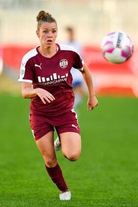 Linda Dallmann SGS 10 in Action shot in Action cut out Football Alliance Women Bundesliga SGS Eat UPS Jena xmkx