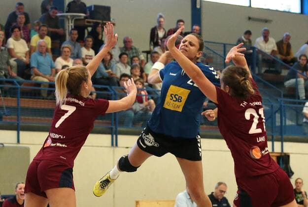 15 10 2017 Germany TV Möglingen vs TS Herzogenaurach 3 Handball League Women Season 2017 2018 v l Laura Franziska Ramirez TVM Kristin Long