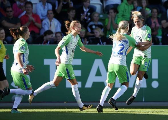 goal celebration Anna Pallor VfL Wolfsburg 9 Pernille Harder VfL Wolfsburg 22