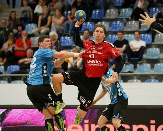 Bietigheim Handball 2 Bundesliga SG BBM Bietigheim vs HSG Nordhorn Lingen v l Philipp Vorlicek HSG Gerda Babarskas BBM Alec Smit HSG