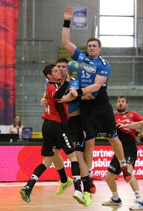 Bietigheim Handball 2 Bundesliga SG BBM Bietigheim vs HSG Nordhorn Lingen v l Felix King BBM Toon Leenders HSG Luca de Boer HSG