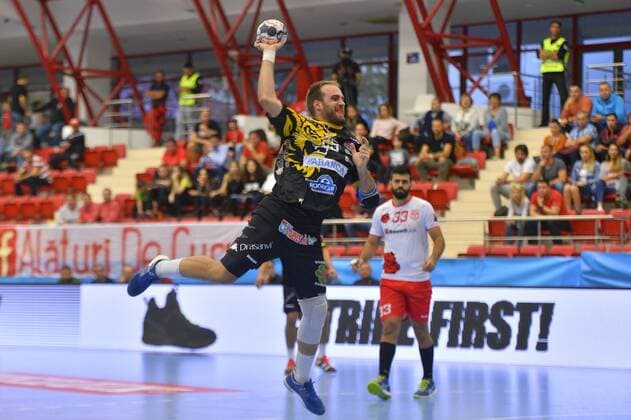 Handball, CL, Dinamo Bukarest - Reale Ademar Dinamo Bucharest - Abanca Ademar Leon, during 2017 2018 EHF Men s Champions League Group Phase, 15 October 2017, Dinamo Hall, Bucuresti, Romania Zivan Pesic, Abanca Ademar Leon s player, during the game Dinamo Bucharest - Abanca Ademar Leon, for the 2017 2018 EHF Men s Champions League Group Phase, 15 October 2017, Dinamo Hall, Bucuresti, Romania Copyright: xAlexxNicodimx