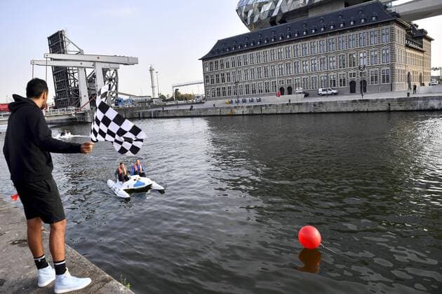 Australian Nick Kyrgios pictured during European pedalo cup, for the launch of the European Open Antwerp tennis tournement, a pedalo match between the two finalists of the Davis Cup, Belgium and France on the water, Monday 16 October 2017, in Antwerp. DIRKxWAEM  x05184140x