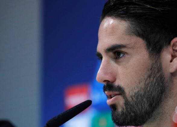 Real Madrid s player Francisco Alarcon Isco offers a press conference PK Pressekonferenz after the team s training session at Valdebebas facilities in Madrid, Spain, 16 October 2017. Real Madrid will face Tottenham Hotspur FC in a Champions League match on 17 October 2017. Real Madrid training session !ACHTUNG: NUR REDAKTIONELLE NUTZUNG!  Copyright: xVíctorxLerenax GRAF355 20171016-636437641744305648
