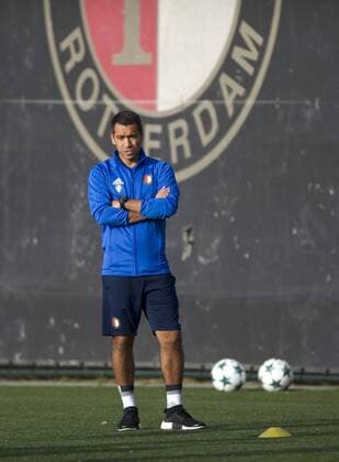 Fußball, CL, Feyenoord Rotterdam Training 16-10-2017 VOETBAL: TRAINING EN PERSCONFERENTIE FEYENOORD: ROTTERDAM Giovanni van Bronckhorst, coach Feyenoord Foto: SCS Michel Utrecht xVIxVIxImagesx xSoenarxChamidxsportfotografiexIVx 9034138