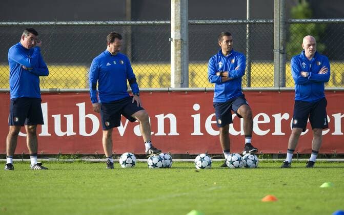 Fußball, CL, Feyenoord Rotterdam Training 16-10-2017 VOETBAL: TRAINING EN PERSCONFERENTIE FEYENOORD: ROTTERDAM Giovanni van Bronckhorst, coach Feyenoord Foto: SCS Michel Utrecht xVIxVIxImagesx xSoenarxChamidxsportfotografiexIVx 9034146