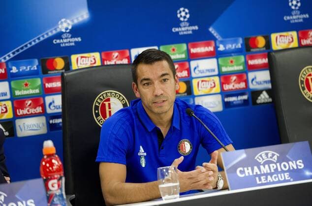 Fußball, CL, PK Feyenoord Rotterdam 16-10-2017 VOETBAL: TRAINING EN PERSCONFERENTIE FEYENOORD: ROTTERDAM Giovanni van Bronckhorst, coach Feyenoord Foto: SCS Michel Utrecht xVIxVIxImagesx xSoenarxChamidxsportfotografiexIVx 9034500