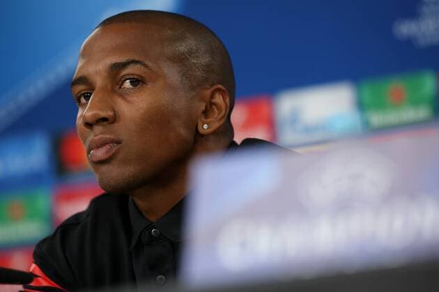 Bilder des Tages - SPORT October 17, 2017 - Lisbon, Portugal - Manchester United ManU s English midfielder Ashley Young attends a press conference PK Pressekonferenz at the Luz stadium in Lisbon, Portugal on October 17, 2017, on the eve of the UEFA Champions League football match SL Benfica vs Manchester United. Photo: UEFA Champions League - Manchester United press conference and training - ZUMAf123 20171017_zap_f123_009 Copyright: xPedroxFiuzax