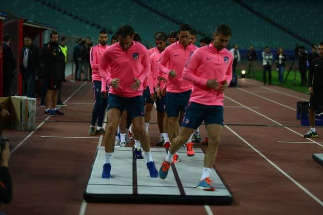 Qarabag: Atletico Madrid UEFA Champions Leuge Gro Atletico s players in action during a training session at Baku Olympic stadium in Baku, Azerbaijan, 17 October 2017. Atletico Madrid will face FK Qarabag in the UEFA Champions League Group C soccer match on 18 October 2017. Baku Azerbaijan  AzizxKarimovx xPacifcixPress