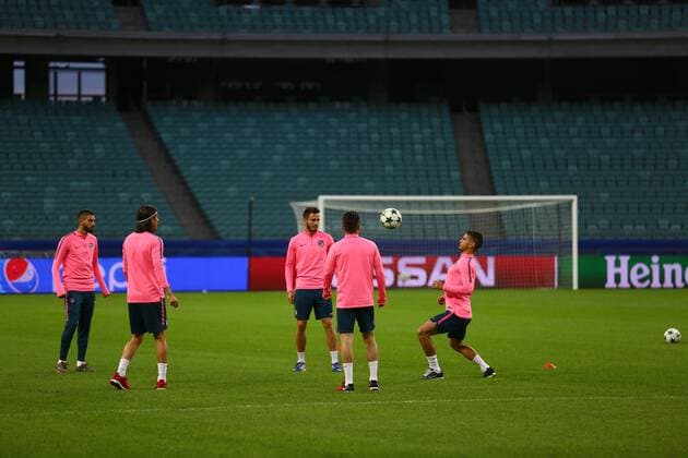 Qarabag: Atletico Madrid UEFA Champions Leuge Gro Atletico s players in action during a training session at Baku Olympic stadium in Baku, Azerbaijan, 17 October 2017. Atletico Madrid will face FK Qarabag in the UEFA Champions League Group C soccer match on 18 October 2017. Baku Azerbaijan  AzizxKarimovx xPacifcixPress