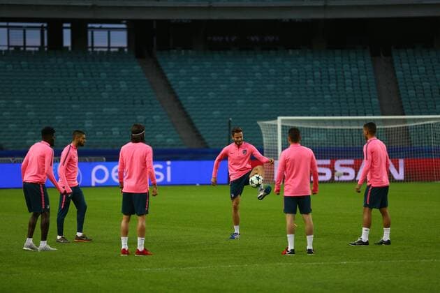 Qarabag: Atletico Madrid UEFA Champions Leuge Gro Atletico s players in action during a training session at Baku Olympic stadium in Baku, Azerbaijan, 17 October 2017. Atletico Madrid will face FK Qarabag in the UEFA Champions League Group C soccer match on 18 October 2017. Baku Azerbaijan  AzizxKarimovx xPacifcixPress