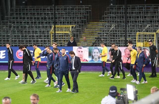 PSG s players pictured on the field of the stadium as French soccer team Paris Saint-Germain made his training in Paris earlier today, Tuesday 17 October 2017 in Brussels. Tomorrow PSG is playing a game in the group stage (Group B) of the UEFA Champions League competition against Belgian soccer team RSC Anderlecht. VIRGINIExLEFOUR  x05184792x