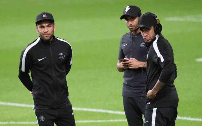 PSG s Dani Alves, PSG s Lucas and PSG s Neymar Jr pictured on the field of the stadium as French soccer team Paris Saint-Germain made his training in Paris earlier today, Tuesday 17 October 2017 in Brussels. Tomorrow PSG is playing a game in the group stage (Group B) of the UEFA Champions League competition against Belgian soccer team RSC Anderlecht. VIRGINIExLEFOUR  x05184810x
