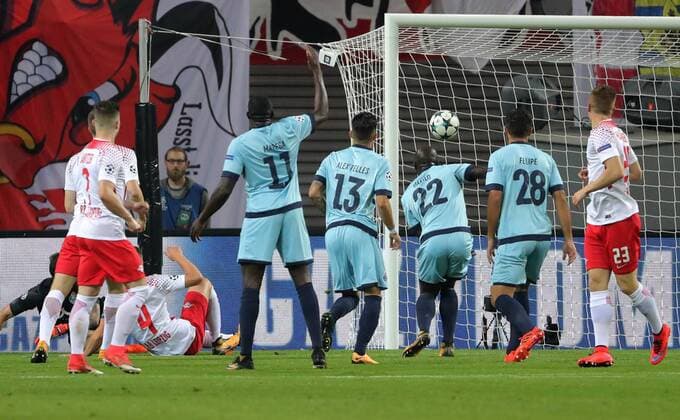 RB Leipzig Porto Football Champions League Leipzig 17 10 2017 Red Bull Arena Football UEFA Champions League Group G 3 Matchday Lawn ball sport Leipzig vs FC Porto in Picture goal for RB Leipzig Willi Orban 4 RB Leipzig reached the Results to 1 0