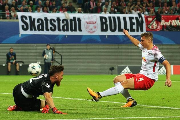 17 10 2017 xkvx Football Champions League RB Leipzig FC Porto emspor v l Goal Scored goal to 1 0 through Willi Orban RB Leipzig Leipzig