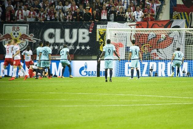 UEFA Champions League 2017 2018 Group stage 3 Matchday RB Leipzig vs FC Porto Orban left at Bottom lying reached the 1 0 Leipzig Saxony Germany