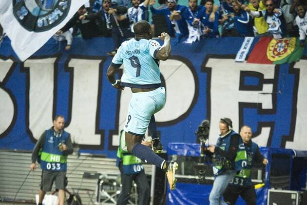 UEFA Champions League 2017 2018 Group stage 3 Matchday RB Leipzig vs FC Porto Vincent Aboubakar Porto cheered the goal to 1 1 Leipzig Saxony Germany