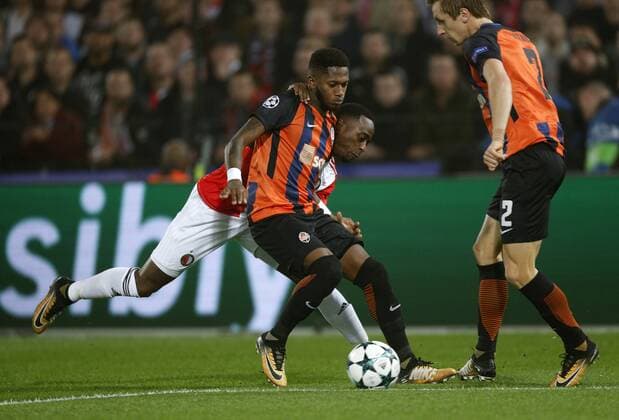 (L-R), Ridgeciano Haps of Feyenoord, Fred of FC Shakhtar Donesk during the UEFA Champions League group F match between Feyenoord Rotterdam and Shakhtar Donetsk at the Kuip on October 17, 2017 in Rotterdam, The Netherlands UEFA Champions League 2017 2018 xVIxVIxImagesx xJeroenxPutmansxIVx 9040285