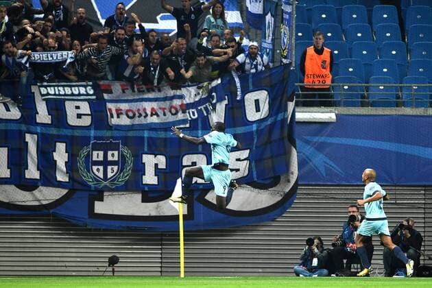 Football men Season 2017 2018 Champions League Group G 3 Matchday RB Leipzig FC Porto cheering After the goal to 1 1 Vincent Aboubakar No 9 FC Porto Yacine Brahimi No 8 FC Porto 17 10 2017 Copyright: xMatthiasxKochx