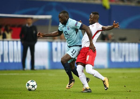 Moussa MAREGA Naby Deco Keita Action shot Game scene duel Sports Football Football UEFA CL Champions League men Season 2017 2018 17 10 2017 RB Leipzig RBL vs FC Porto