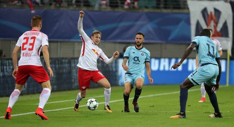 RB Leipzig Porto Football Champions League Leipzig 17 10 2017 Red Bull Arena Football UEFA Champions League Group G 3 Matchday Lawn ball sport Leipzig vs FC Porto in Picture from left Marcel Halstenberg 23 RB Leipzig Emil Forsberg 10 RB Leipzig Miguel Layun 19 Porto and Moussa MAREGA 11 Porto
