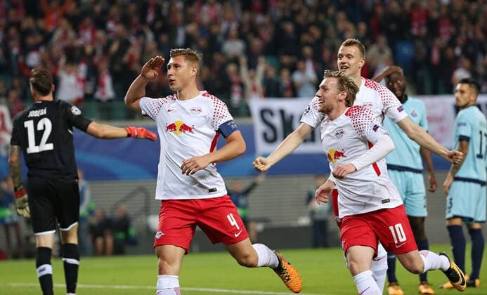 RB Leipzig Porto Football Champions League Leipzig 17 10 2017 Red Bull Arena Football UEFA Champions League Group G 3 Matchday RB Leipzig DEU vs FC Porto PRT Leipzig goal celebration After the 1 0 in Picture v l Scorer Willi Orban 4 RB Leipzig Emil Forsberg 10 RB Leipzig and Lukas Klostermann 16 RB Leipzig