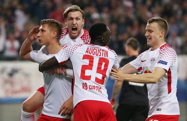 RB Leipzig Porto Football Champions League Leipzig 17 10 2017 Red Bull Arena Football UEFA Champions League Group G 3 Matchday RB Leipzig DEU vs FC Porto PRT Leipzig goal celebration After the 1 0 in Picture v l Scorer Willi Orban 4 RB Leipzig Emil Forsberg 10 RB Leipzig Jean Kevin Augustin 29 RB Leipzig and Lukas Klostermann 16 RB Leipzig