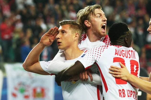 17 10 2017 xkvx Football Champions League RB Leipzig FC Porto emspor v l goal celebration Goal Celebration Celebrate The Goal to 1 0 through Willi Orban RB Leipzig with the Team Leipzig