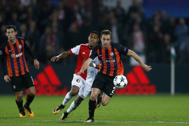 (L-R), Jean-Paul Boetius of Feyenoord, Bohdan Butko of FC Shakhtar Donesk during the UEFA Champions League group F match between Feyenoord Rotterdam and Shakhtar Donetsk at the Kuip on October 17, 2017 in Rotterdam, The Netherlands UEFA Champions League 2017 2018 xVIxVIxImagesx xJeroenxPutmansxIVx 9040552